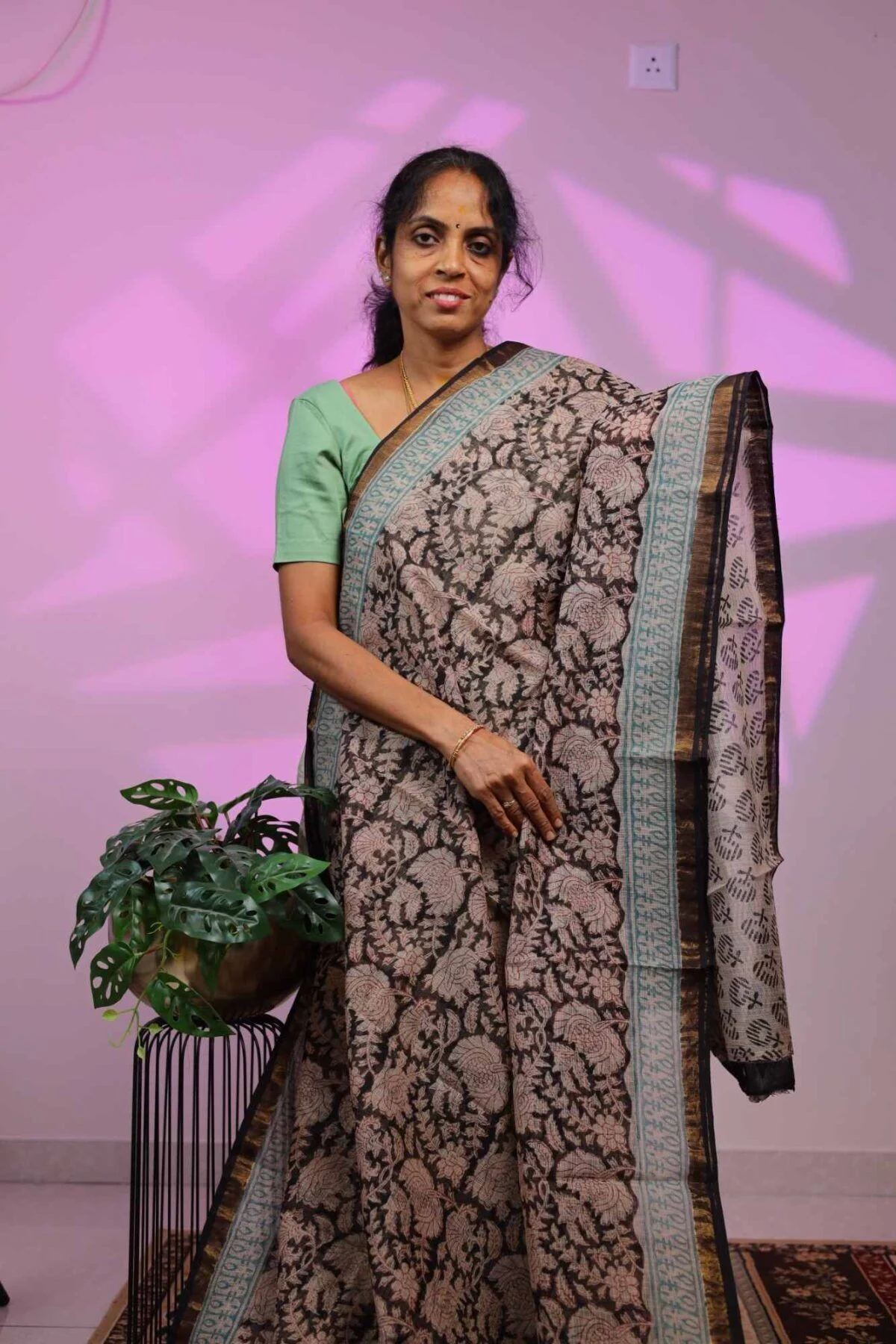 MANO0365-200kb.jpg